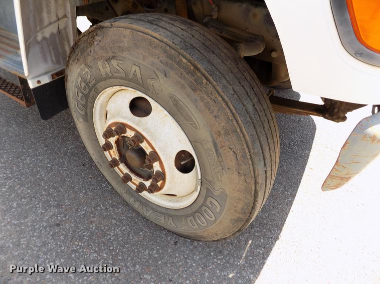 image for item DE1226 1998 Ford L8000 refuse truck