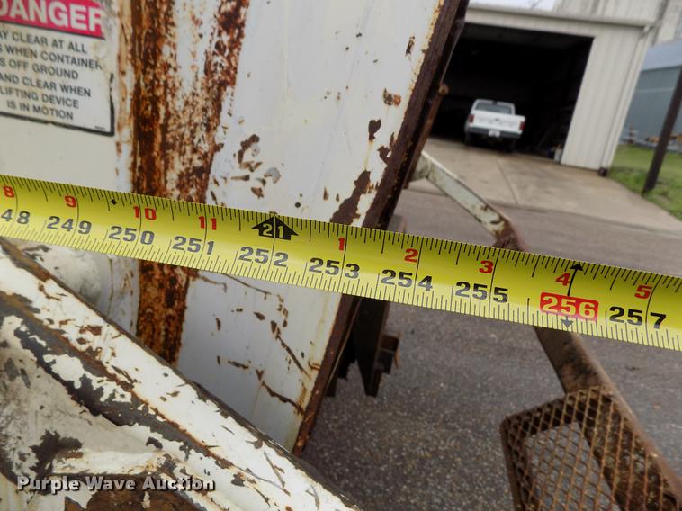 image for item DE1226 1998 Ford L8000 refuse truck