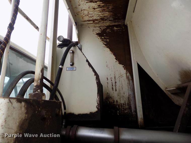 image for item DE1226 1998 Ford L8000 refuse truck