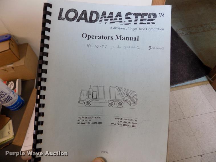 image for item DE1226 1998 Ford L8000 refuse truck