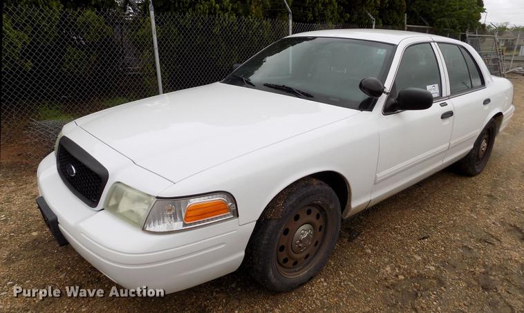 image for item DE1227 2010 Ford Crown Victoria Police Interceptor
