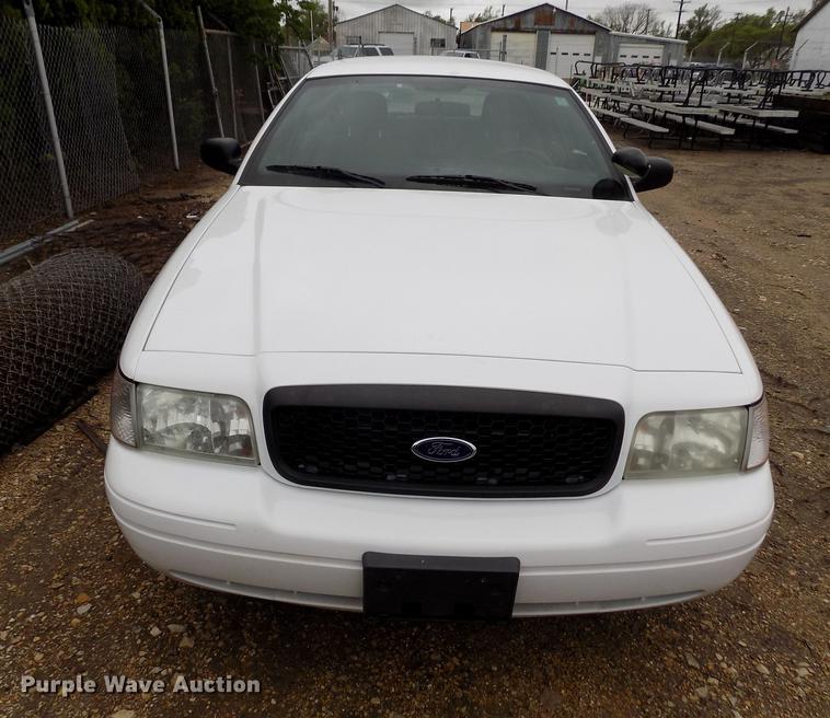 image for item DE1227 2010 Ford Crown Victoria Police Interceptor