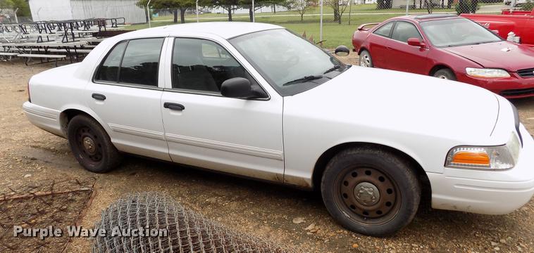 image for item DE1227 2010 Ford Crown Victoria Police Interceptor