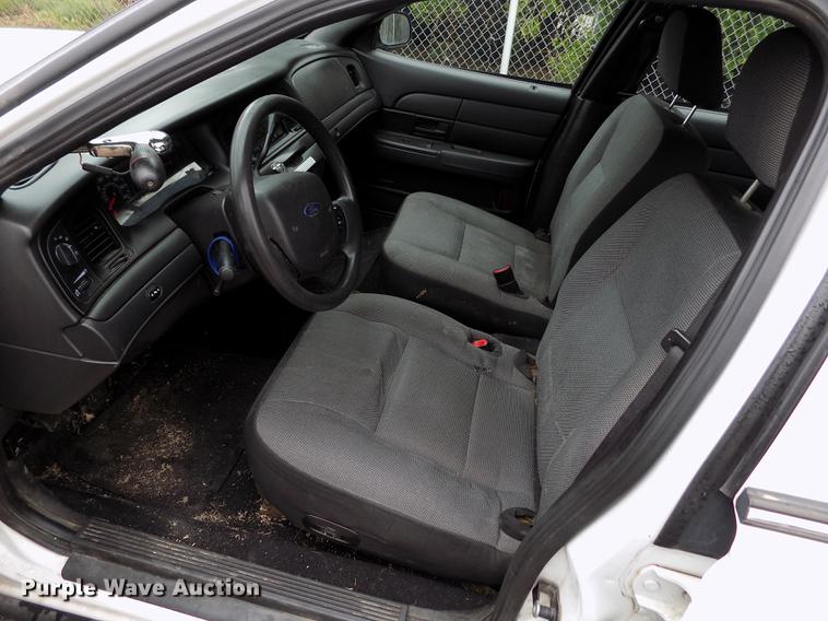 image for item DE1227 2010 Ford Crown Victoria Police Interceptor