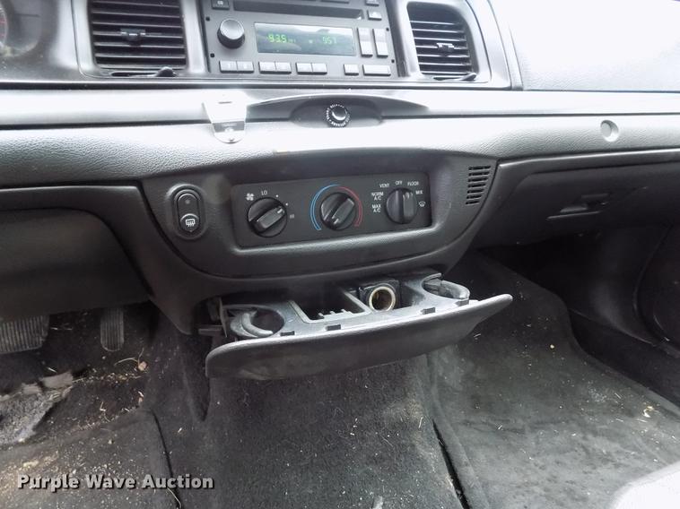 image for item DE1227 2010 Ford Crown Victoria Police Interceptor