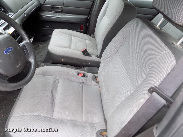 image for item DE1227 2010 Ford Crown Victoria Police Interceptor