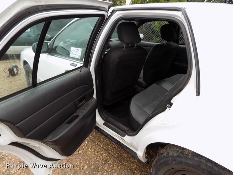 image for item DE1227 2010 Ford Crown Victoria Police Interceptor