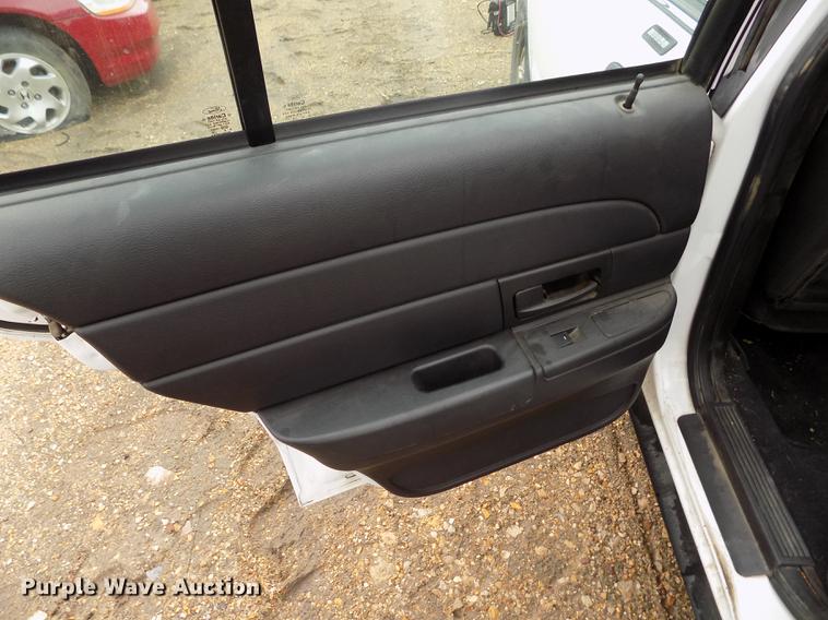 image for item DE1227 2010 Ford Crown Victoria Police Interceptor