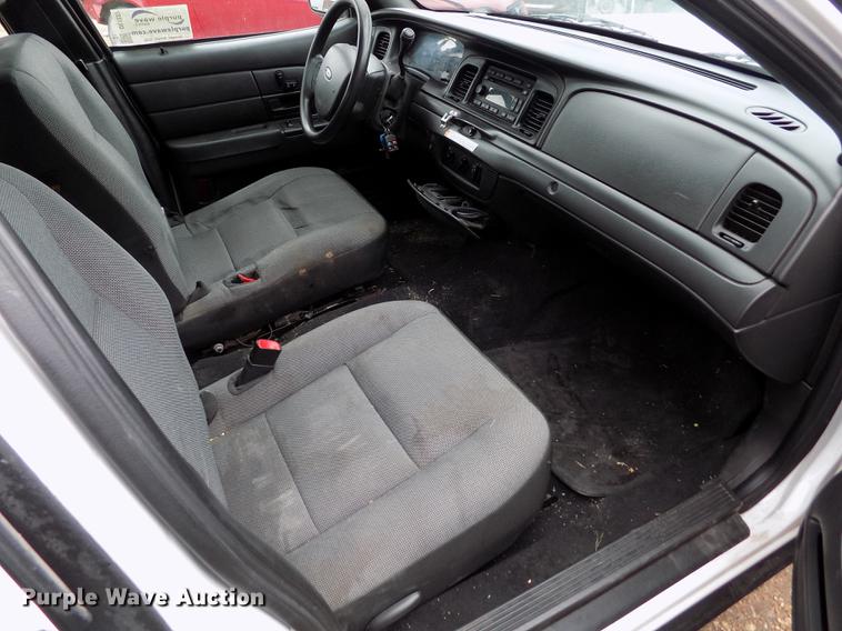 image for item DE1227 2010 Ford Crown Victoria Police Interceptor