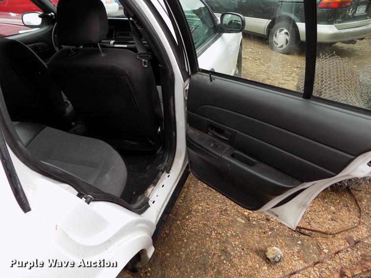 image for item DE1227 2010 Ford Crown Victoria Police Interceptor