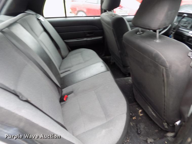 image for item DE1227 2010 Ford Crown Victoria Police Interceptor