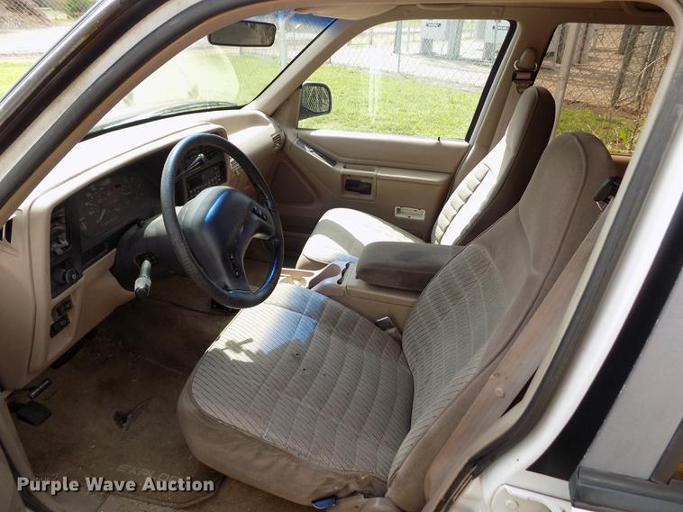 image for item DE1231 1994 Ford Explorer SUV