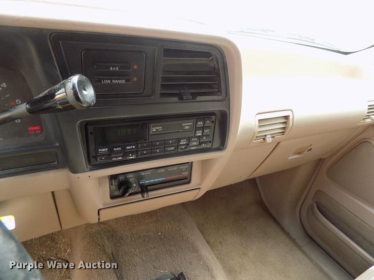 image for item DE1231 1994 Ford Explorer SUV