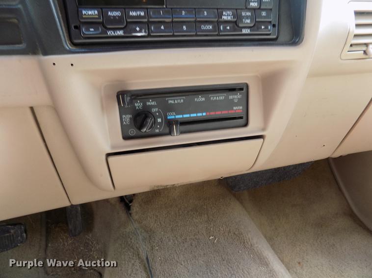 image for item DE1231 1994 Ford Explorer SUV