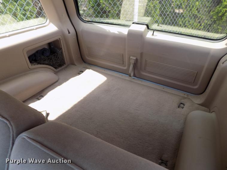 image for item DE1231 1994 Ford Explorer SUV