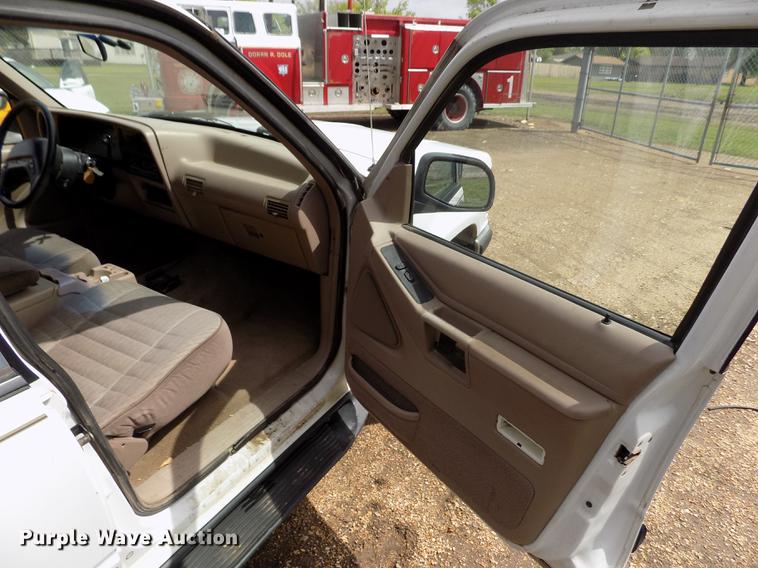 image for item DE1231 1994 Ford Explorer SUV