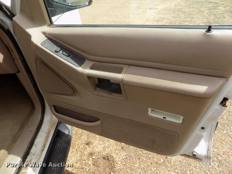 image for item DE1231 1994 Ford Explorer SUV