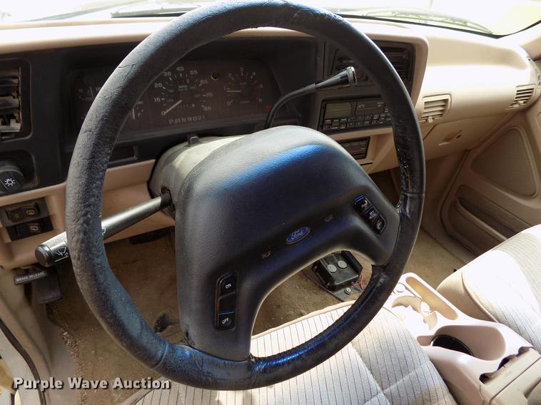 image for item DE1231 1994 Ford Explorer SUV