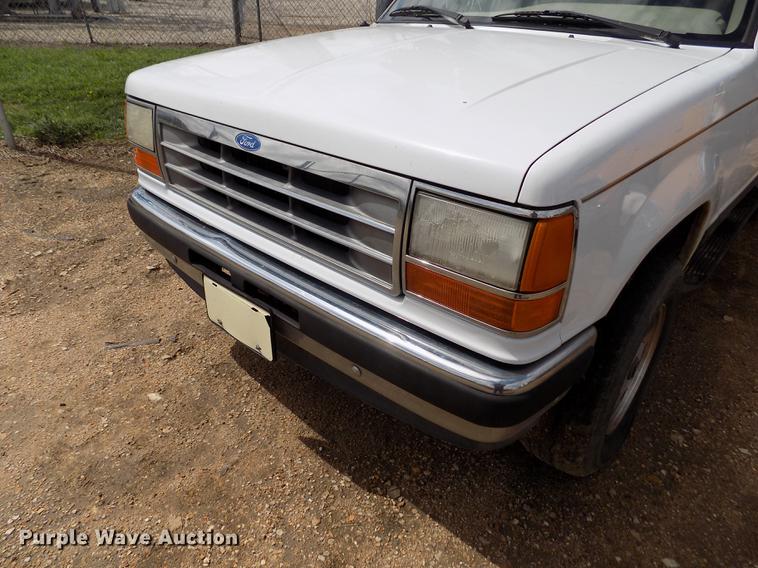 image for item DE1231 1994 Ford Explorer SUV