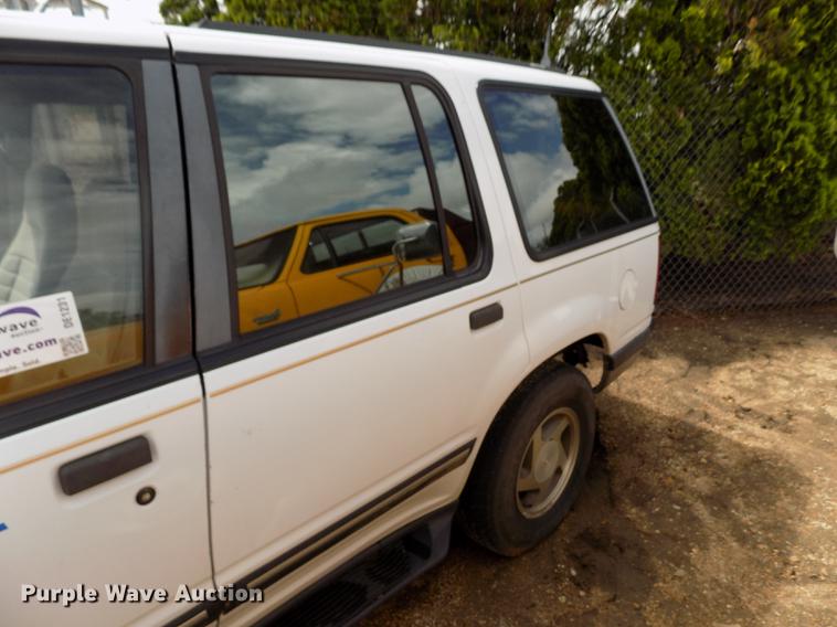 image for item DE1231 1994 Ford Explorer SUV