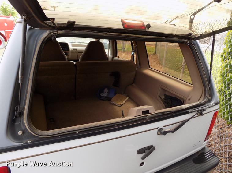 image for item DE1231 1994 Ford Explorer SUV