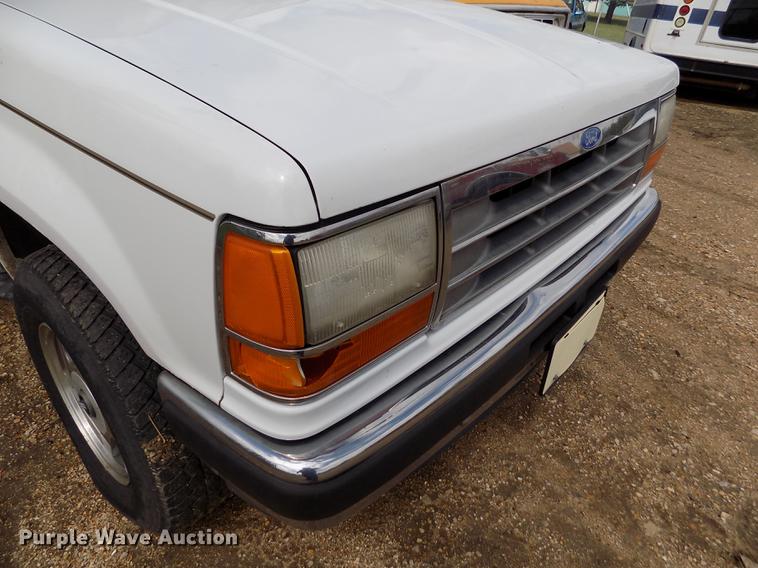 image for item DE1231 1994 Ford Explorer SUV