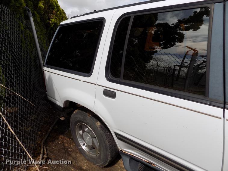 image for item DE1231 1994 Ford Explorer SUV