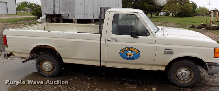 image for item DE1240 1990 Ford F150 Custom pickup truck