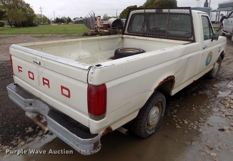 image for item DE1240 1990 Ford F150 Custom pickup truck