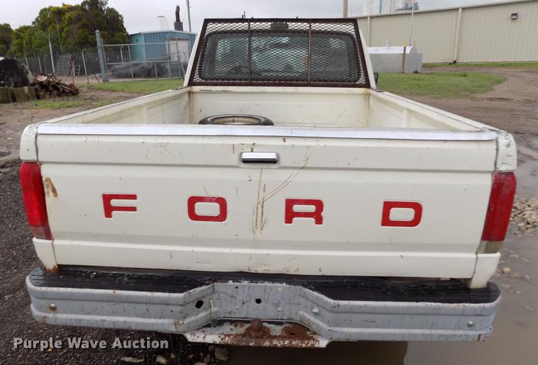 image for item DE1240 1990 Ford F150 Custom pickup truck