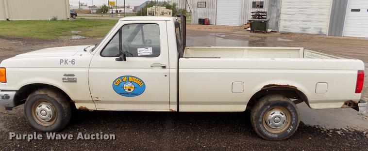 image for item DE1240 1990 Ford F150 Custom pickup truck