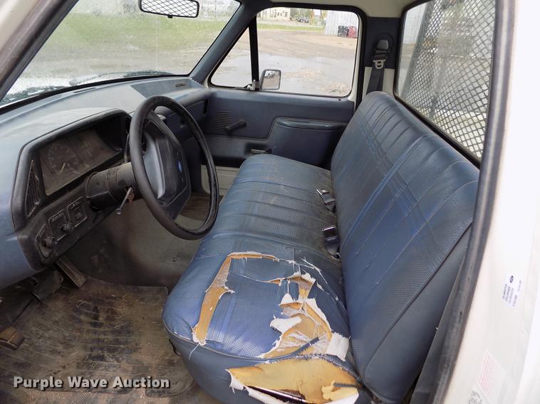 image for item DE1240 1990 Ford F150 Custom pickup truck