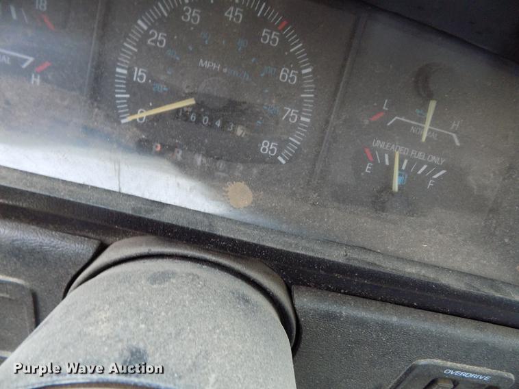 image for item DE1240 1990 Ford F150 Custom pickup truck