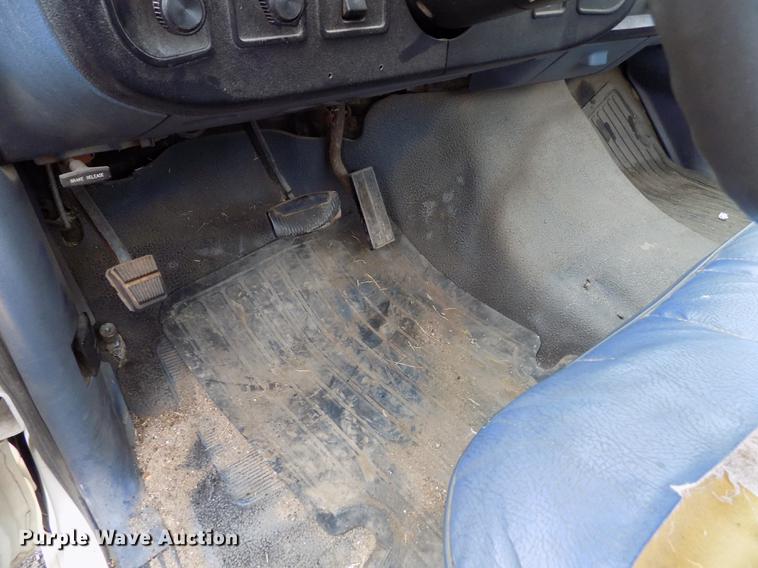 image for item DE1240 1990 Ford F150 Custom pickup truck