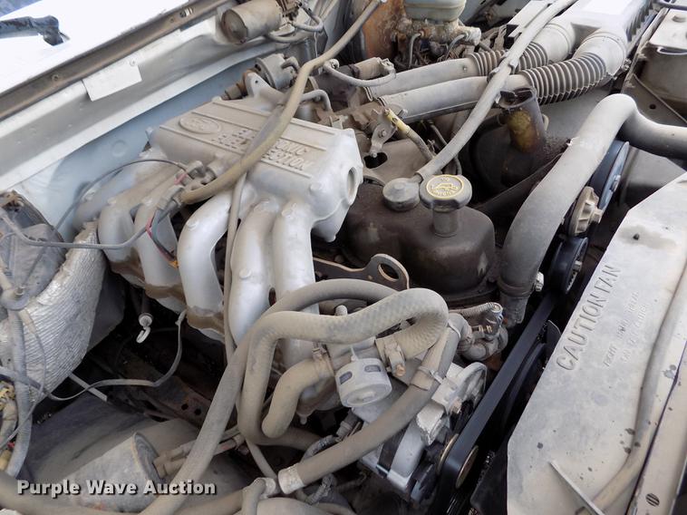 image for item DE1240 1990 Ford F150 Custom pickup truck