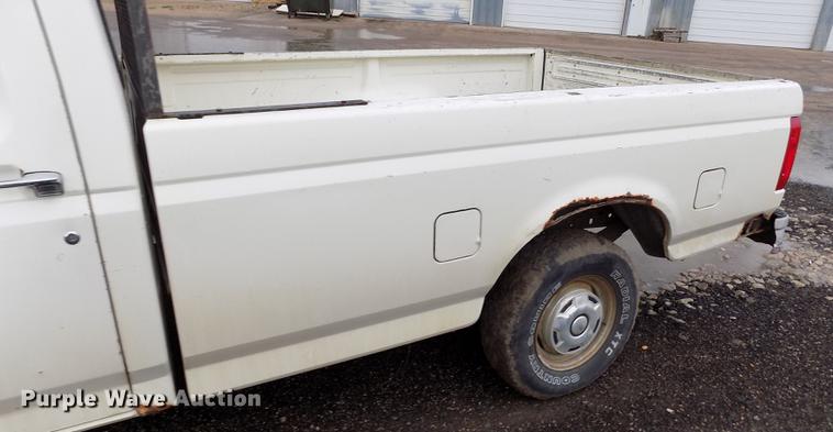 image for item DE1240 1990 Ford F150 Custom pickup truck