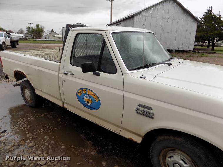 image for item DE1240 1990 Ford F150 Custom pickup truck