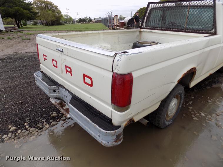 image for item DE1240 1990 Ford F150 Custom pickup truck