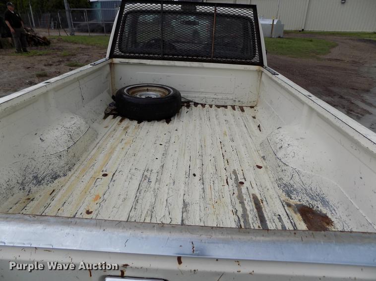 image for item DE1240 1990 Ford F150 Custom pickup truck