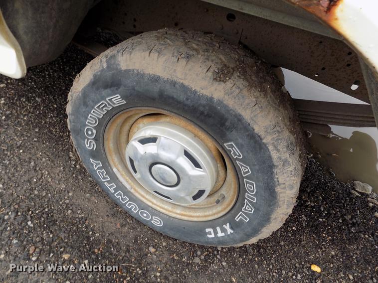 image for item DE1240 1990 Ford F150 Custom pickup truck