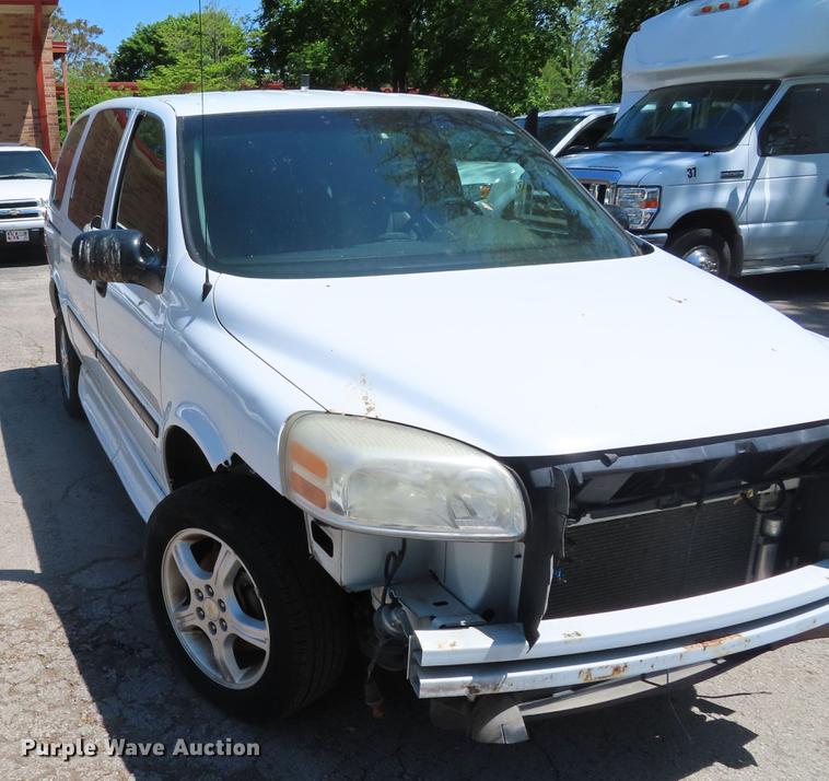 image for item DE3519 2007 Chevrolet Uplander handicap accessible van