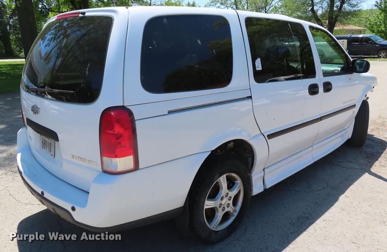 image for item DE3519 2007 Chevrolet Uplander handicap accessible van
