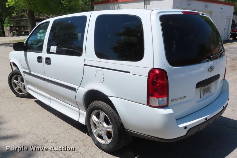 image for item DE3519 2007 Chevrolet Uplander handicap accessible van