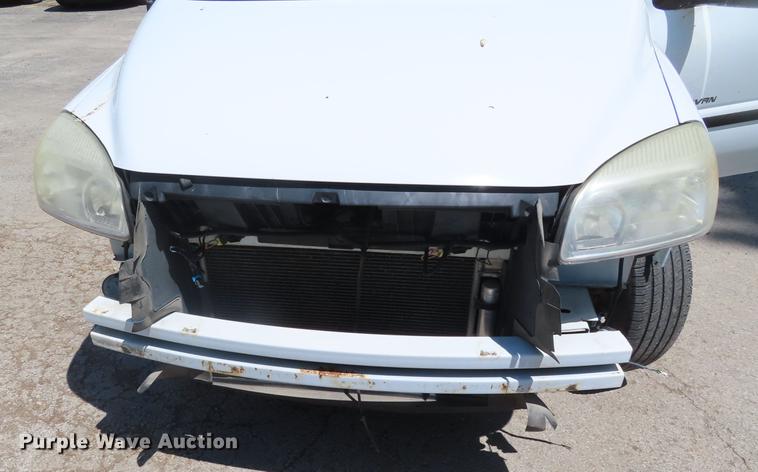 image for item DE3519 2007 Chevrolet Uplander handicap accessible van