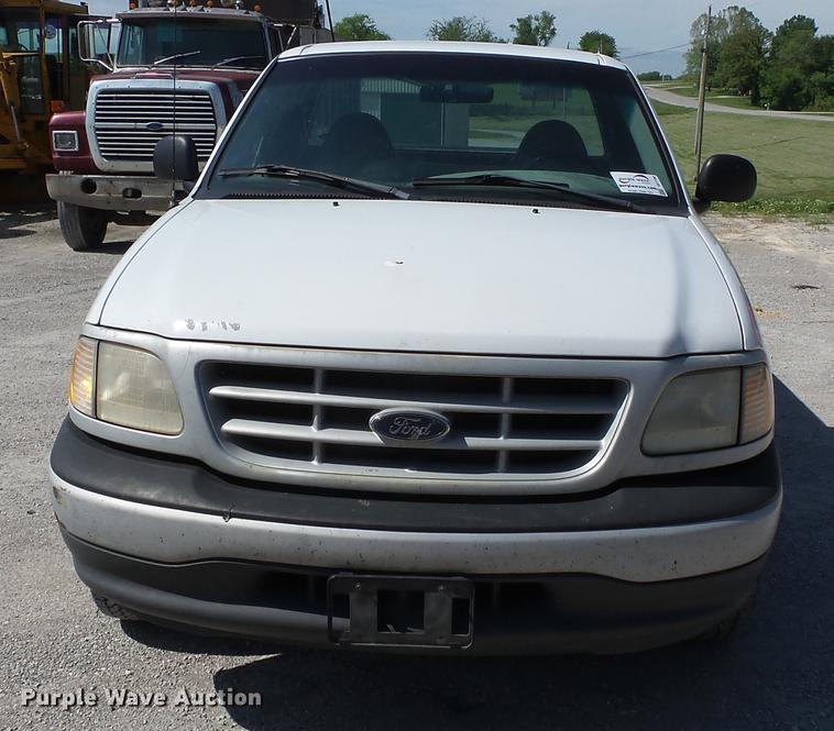 image for item DE7780 1999 Ford F150 pickup truck