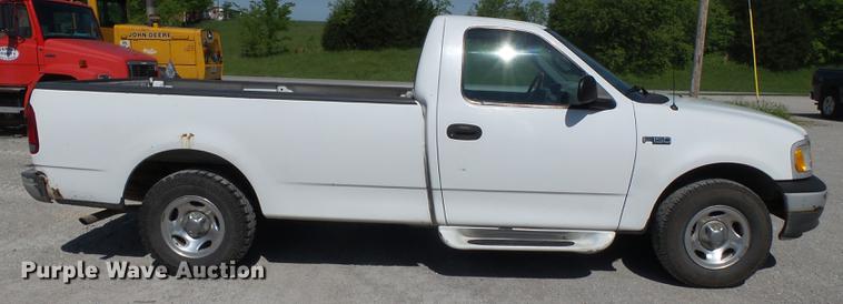 image for item DE7780 1999 Ford F150 pickup truck