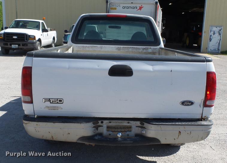 image for item DE7780 1999 Ford F150 pickup truck