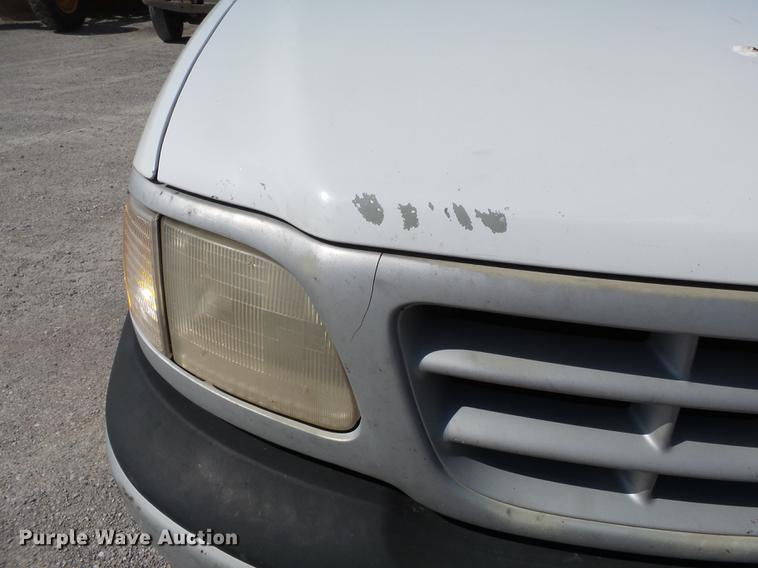 image for item DE7780 1999 Ford F150 pickup truck