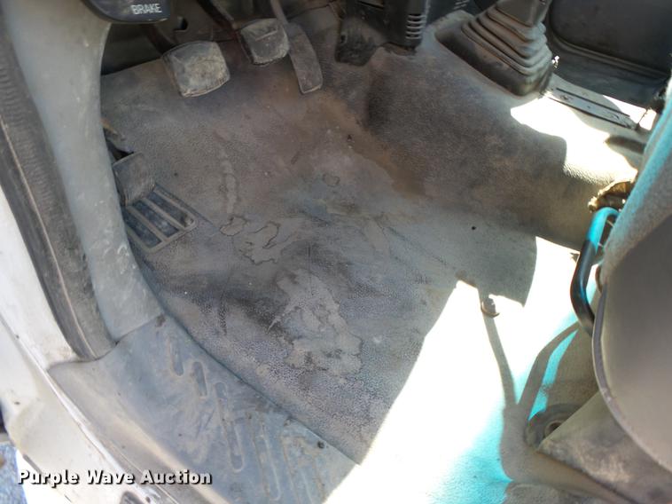 image for item DE7780 1999 Ford F150 pickup truck