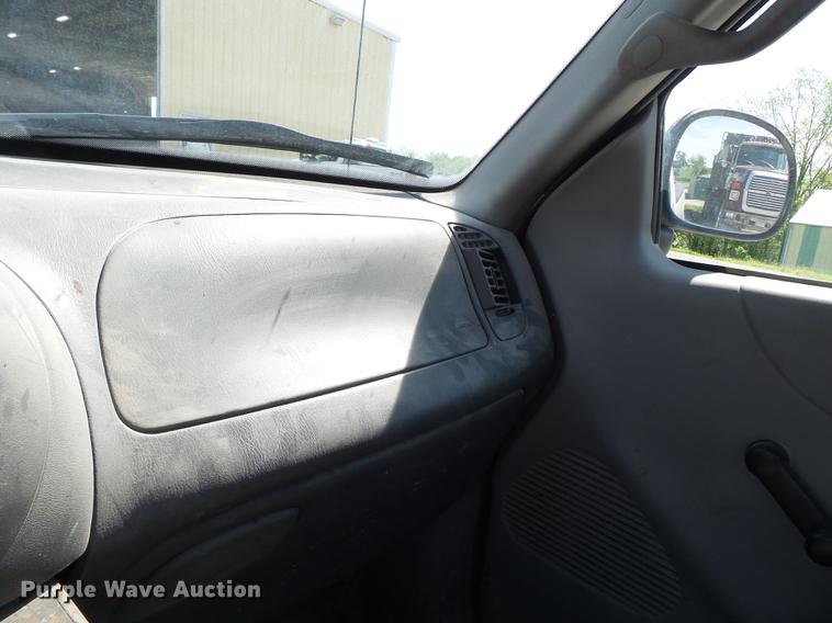 image for item DE7780 1999 Ford F150 pickup truck